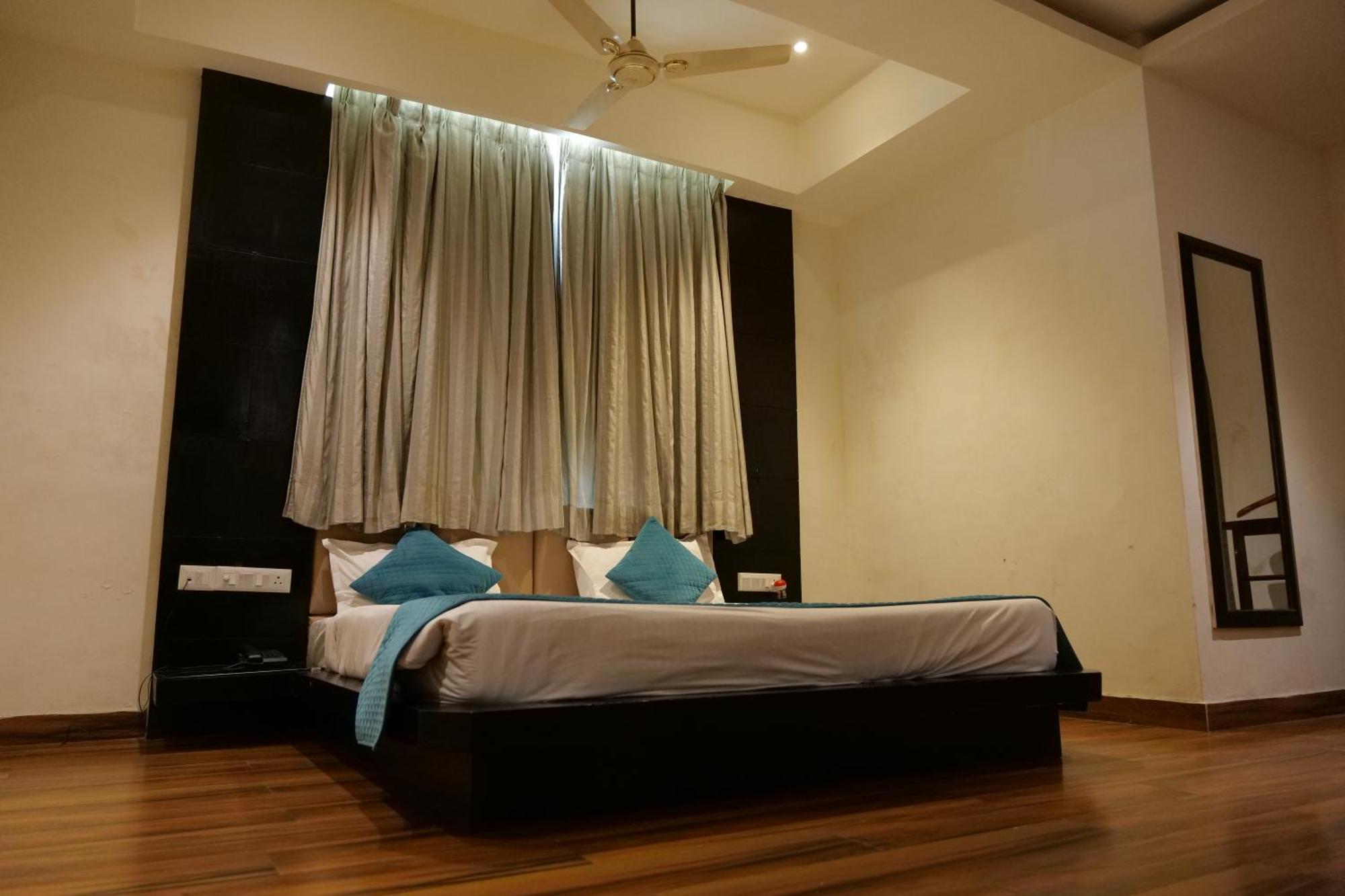 Hotel Anand Castle Kashipur Luaran gambar
