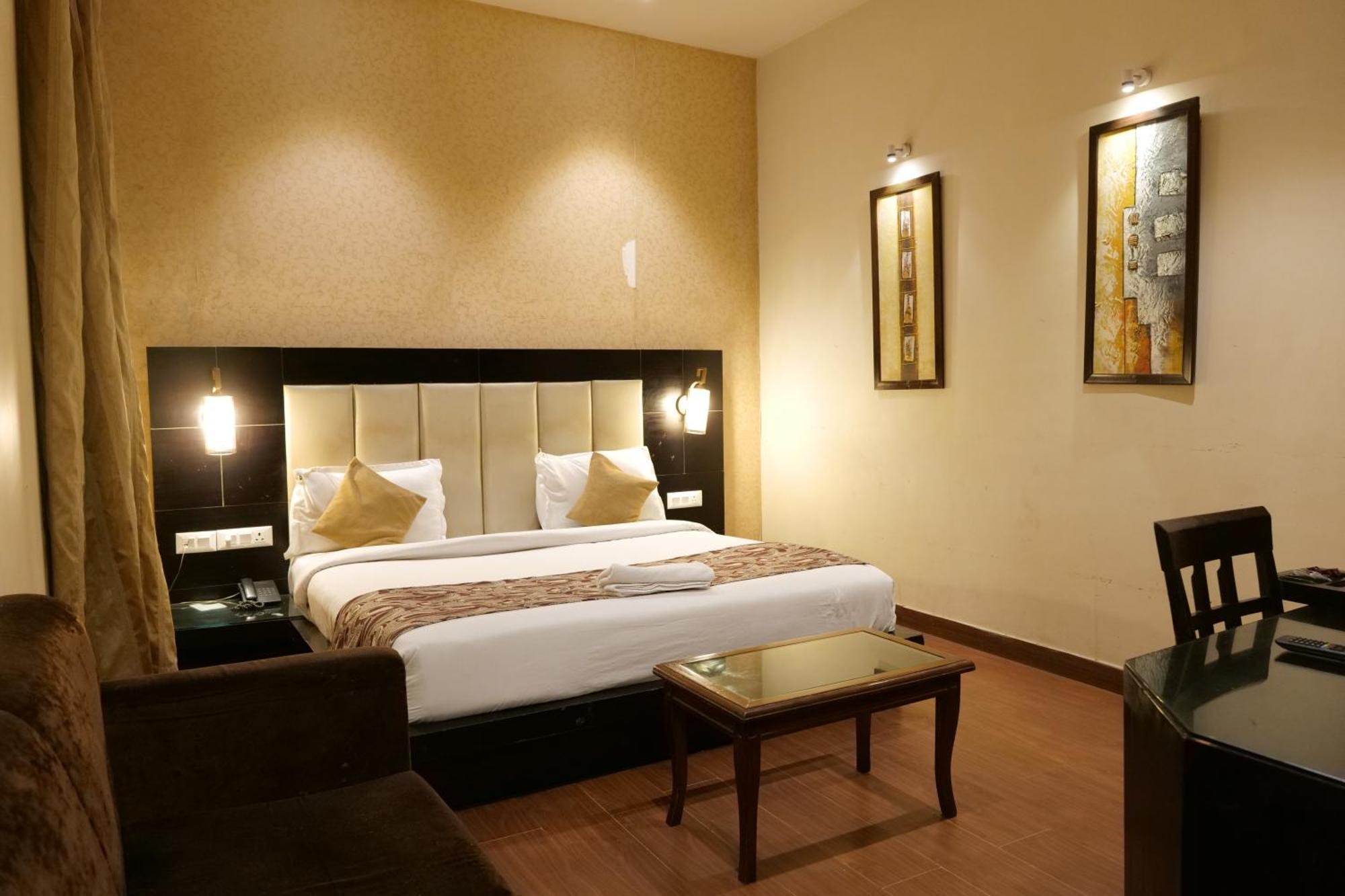 Hotel Anand Castle Kashipur Luaran gambar